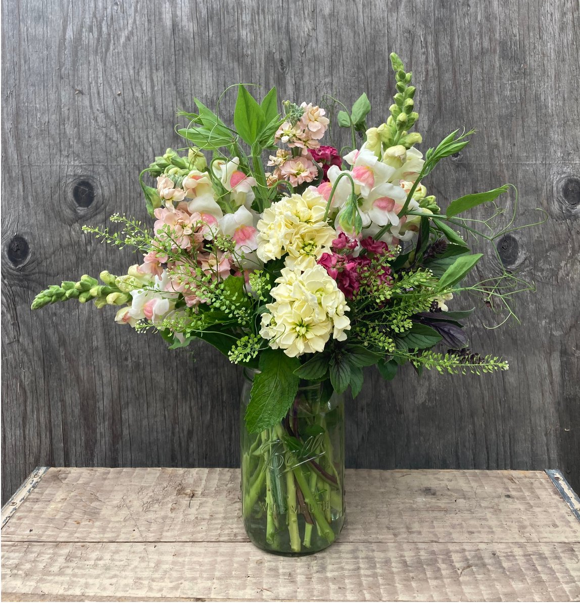 Tickets are still available for our flower arranging workshop @bostonpublicmarket on Thursday, January 12, 6:00–7:00 pm 🌸

bit.ly/SGF11223