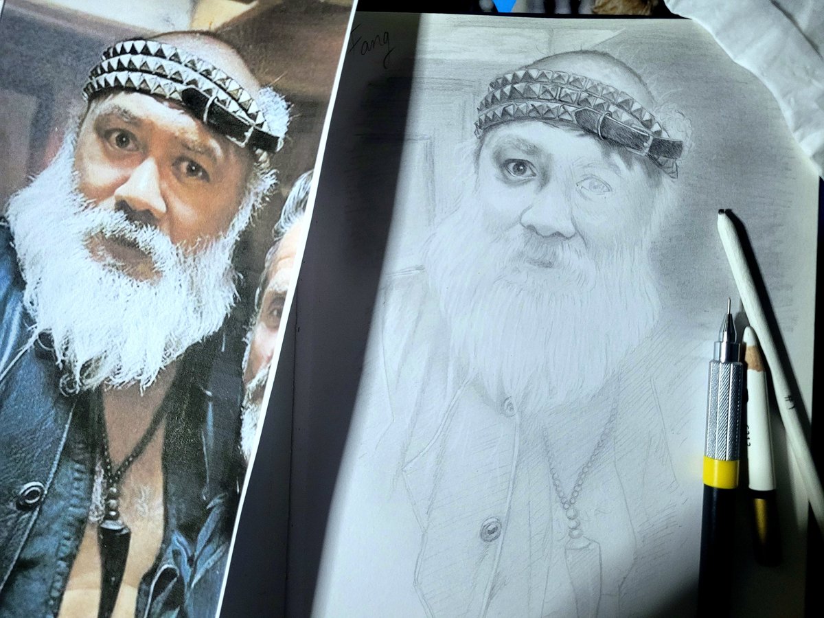 Sillie82's tweet photo. Current work in progress. Fang from Our Flag Means Death. 

#wip #OurFlagMeansDeath #OFMDfanart #fangofmd #davidfane #Pencildrawing https://t.co/84TJr27MKU