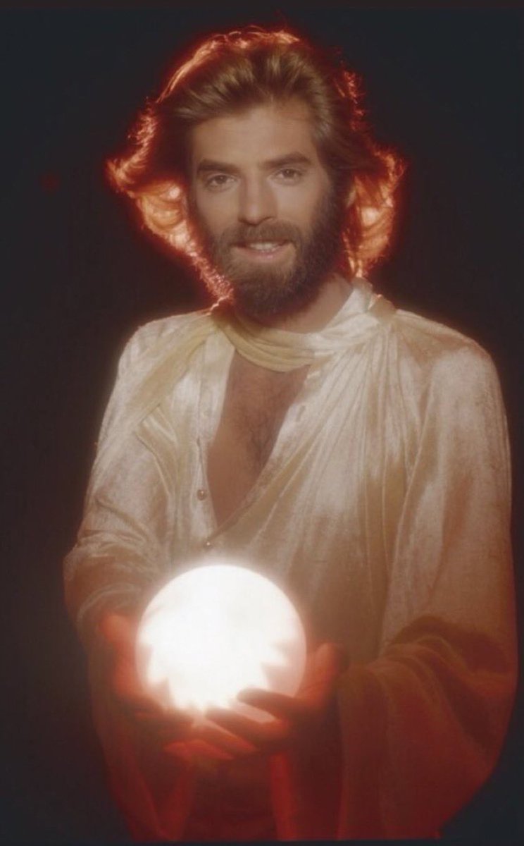 3dvands's tweet photo. who up pondering they orb? https://t.co/NhWkVSrNfg