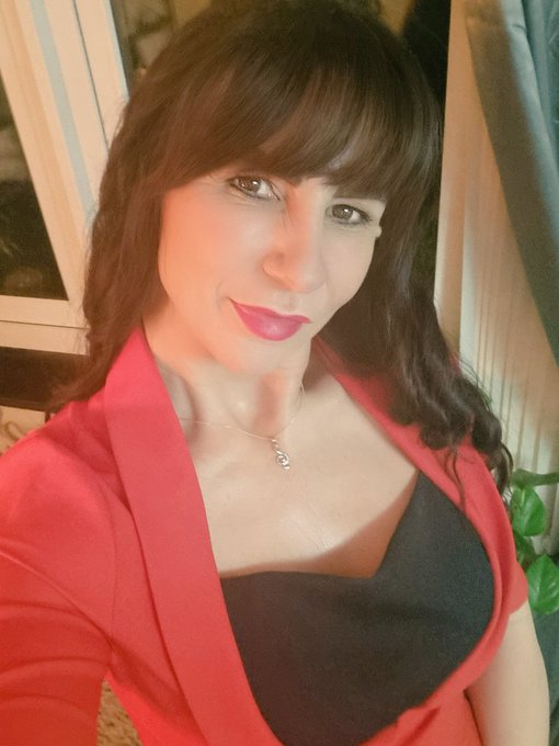 A few selfies from last night before attending the Jazz Club. A beautiful evening with lovely company