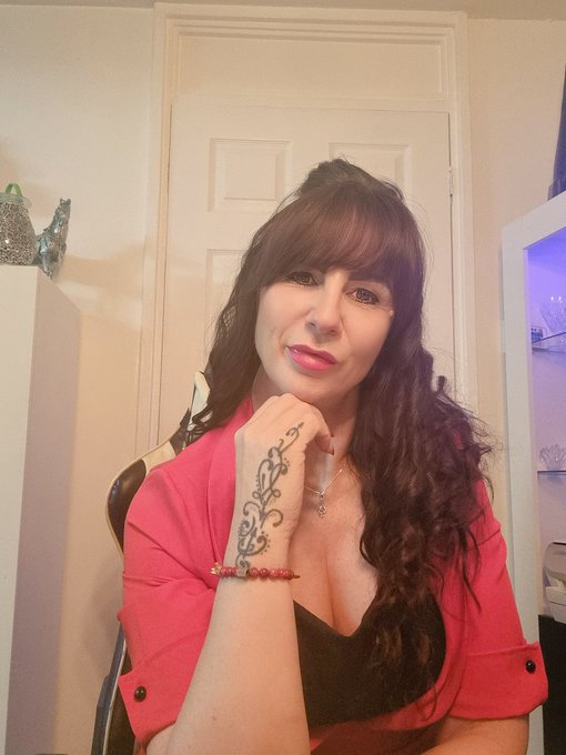 A few selfies from last night before attending the Jazz Club. A beautiful evening with lovely company