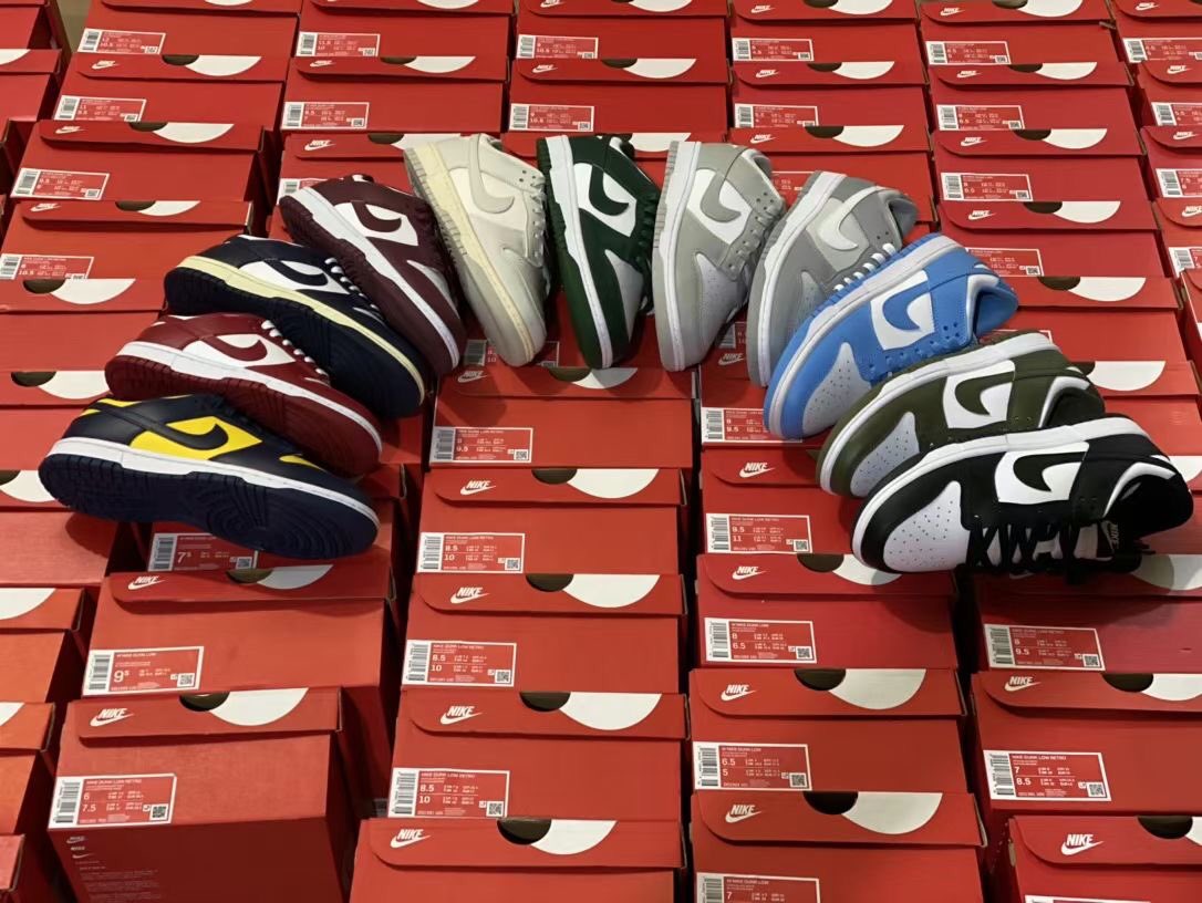 StealXDaddy's tweet photo. #GotItOnStockX #StockXFake #AirJordan #Nike #scam #dunksb
All I can tell you is don't buy these shoes from StockX and I'm sure there are a lot of fake shoes that go into StockX and are sold legally and the people who work for StockX are selling fake shoes ❗️❗️❗️ https://t.co/PLmyYzHgDG