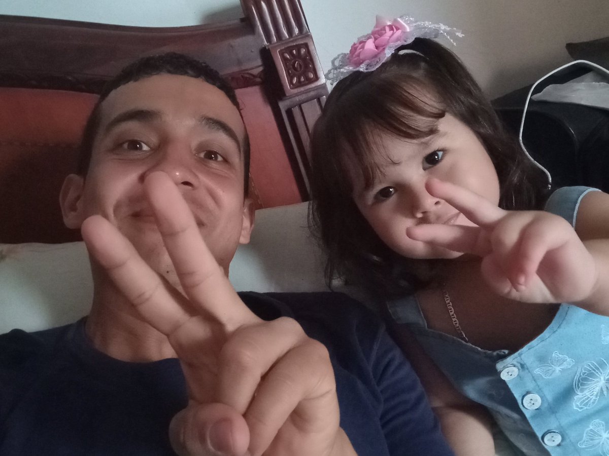 aladdin1725's tweet photo. Con la primi-sobrinita 🥰🥰🥰😊😊😊 https://t.co/SwHyns2vGv