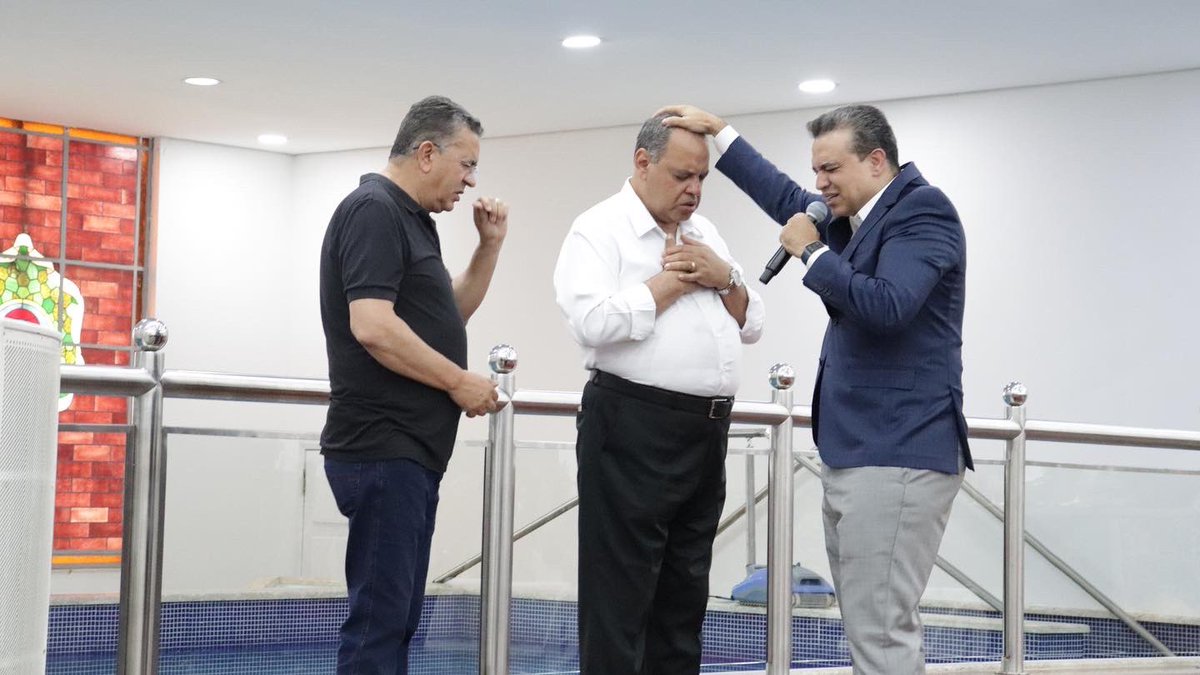RobertoAlves_10's tweet photo. Hoje, na Catedral de Campinas, recebemos a visita do Bispo Alessandro Paschoall, responsável do Grupo Arimateia no Brasil, onde ministrou uma reunião com todos os grupos  do Bloco de Campinas. https://t.co/kDUW9tCNzx