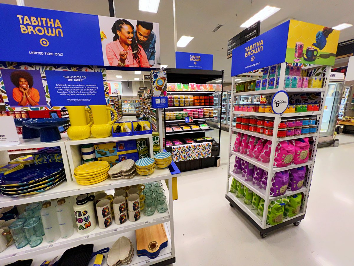AbeFromTarget's tweet photo. Serving up the new #TabithaBrown collection and I already love the color scheme for this set! 💙💛💚 There is definitely something for everyone and OMG the food! I’m already stocking up on that sweet and salty popcorn!

#TargetTabCollab
#Target
#D110
#T1895
#worksomewhereyoulove https://t.co/Lk9uvXkqWy