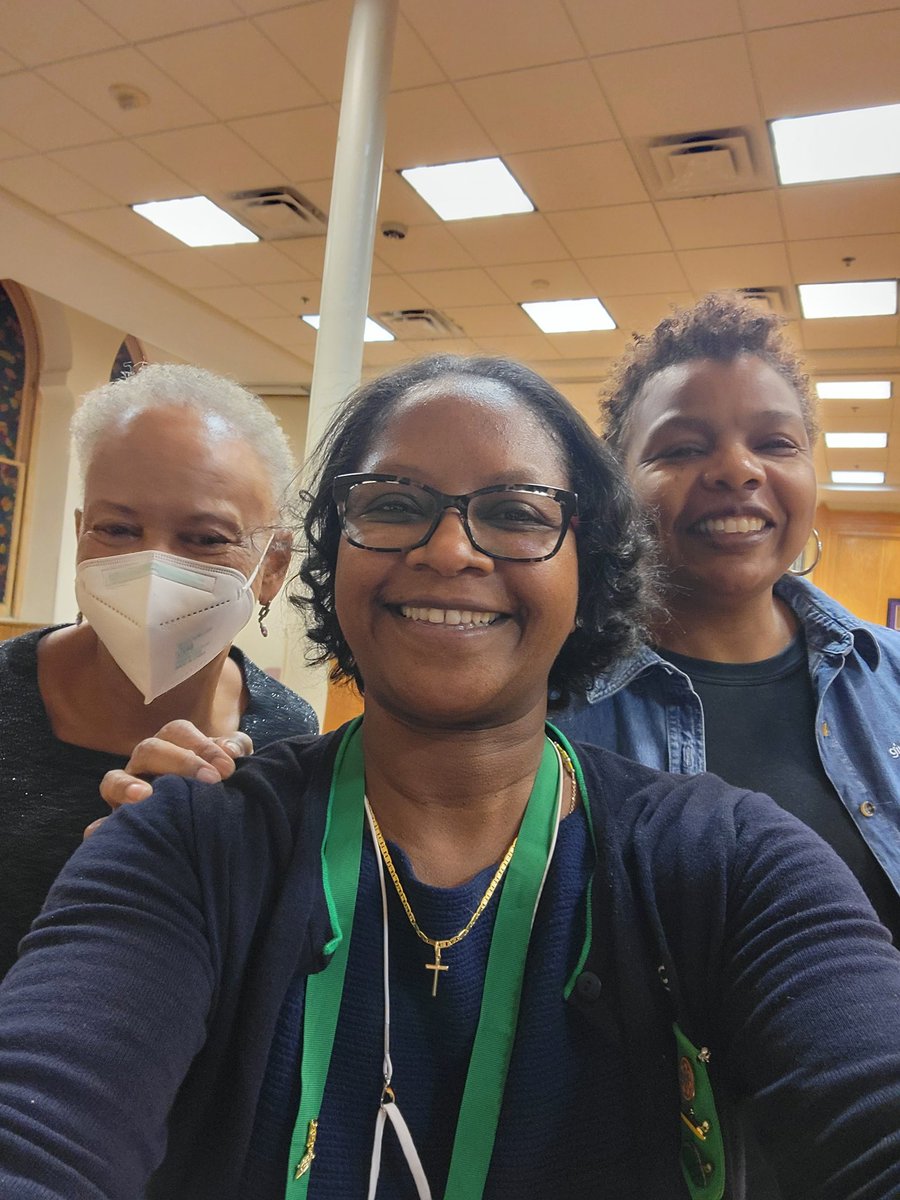 Today girls @MetropolitanAME troop 3089 learned, worked and practiced the @GSCNC song Make New Friends. Thank you Ms. Drayton for your assistance today. Not only did they practice the song... They had fun.