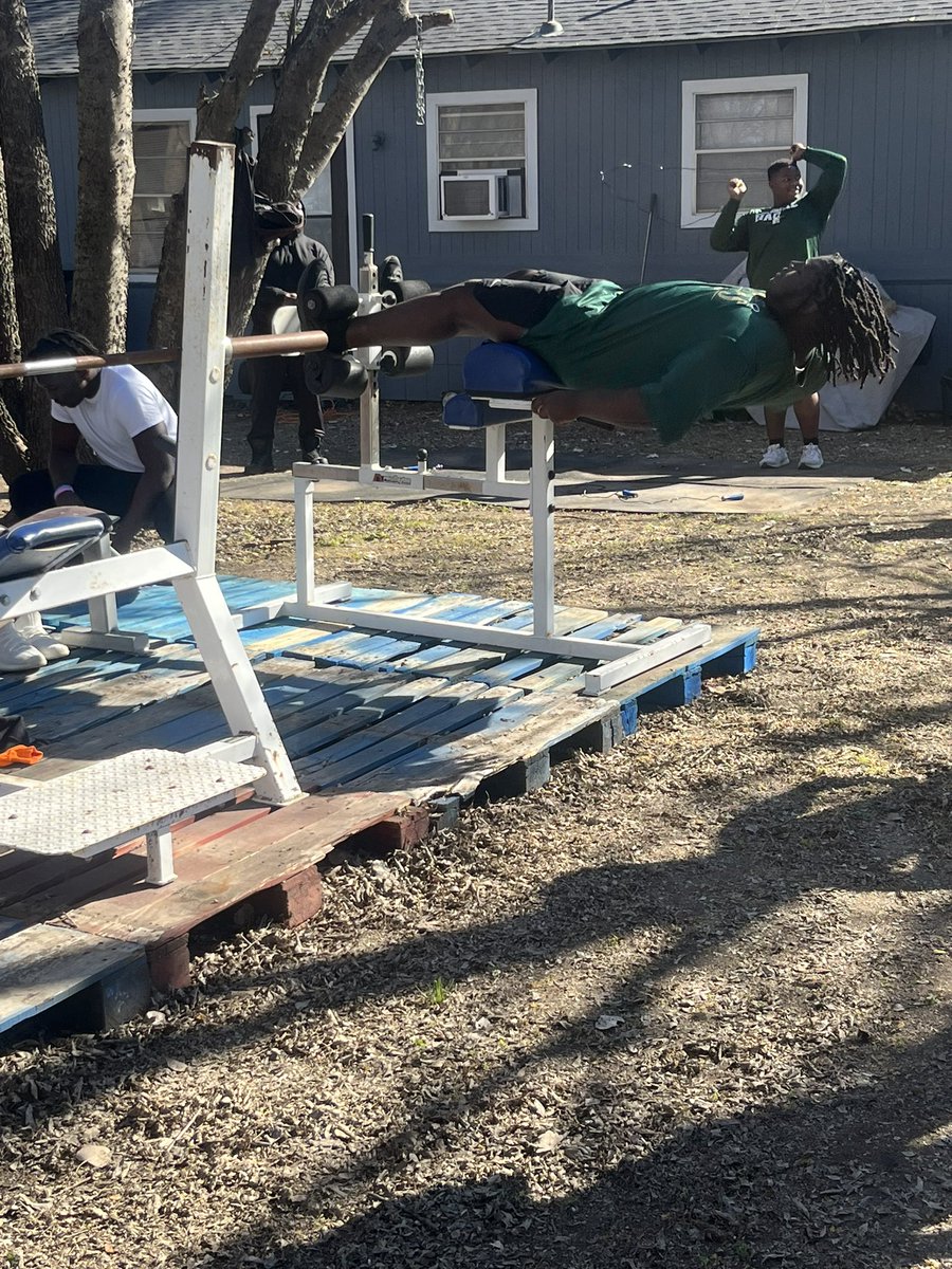Tez_2026's tweet photo. Sophomore season loading. It’s grind time. Bigger faster stronger.
#CAMP8 @FootballDesoto @Coach_Coats @CoachSweeny @CoachSandoval12 https://t.co/XIDBdc6kBm