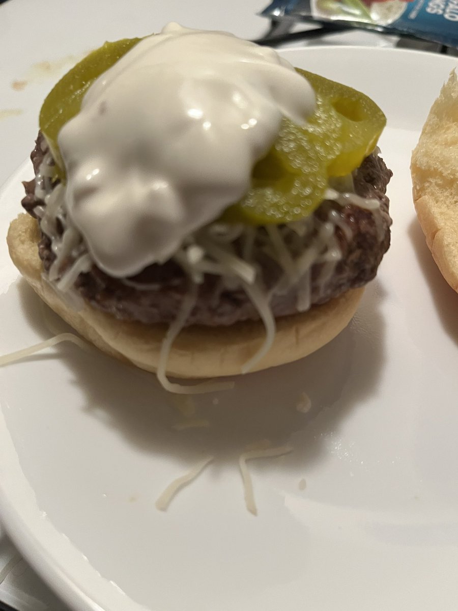 Salvester001's tweet photo. Football lunch ๐ Blue cheese, and jalapeรฑo burger ๐ #WhatForDinner ? https://t.co/fVEejsPBL4