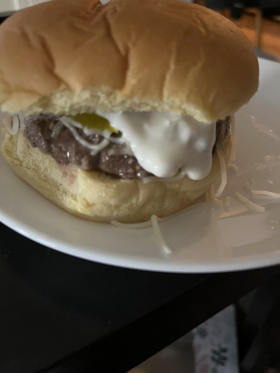 Salvester001's tweet photo. Football lunch ๐ Blue cheese, and jalapeรฑo burger ๐ #WhatForDinner ? https://t.co/fVEejsPBL4