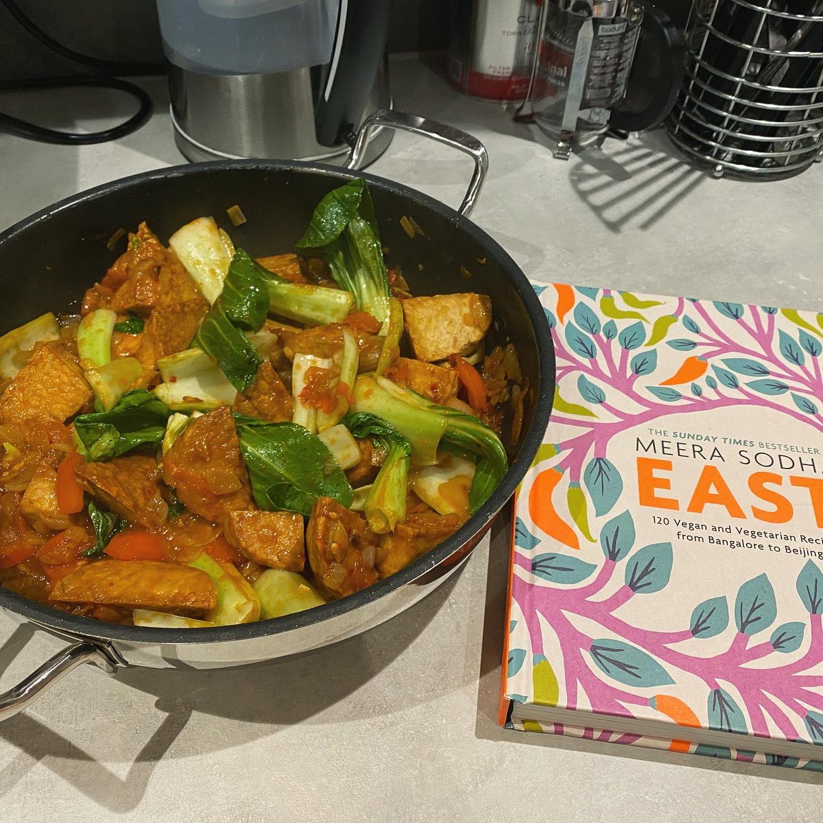 Russell 🏳️‍🌈 tweet media