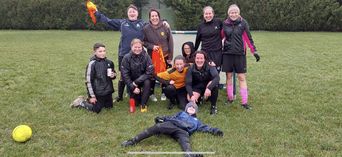 No game so a few of us trained in the rain 🧡🖤 #team #wearemersthamfcladies 🧡🖤