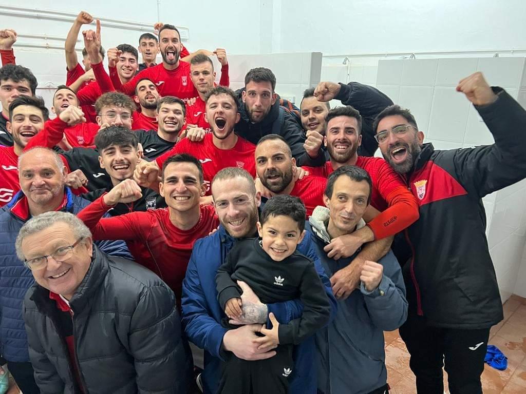 ¡Que manera de empezar el año!+3!!🍍
Victoria 0-2 frente Jumilla Habitacasa ACF, con goles de <a href="/moreno_benji/">benjii🌪️</a> y <a href="/jesusparra5/">Jesus Parra</a> .
VAMOOOOS ABARÁN 🔴⚫
