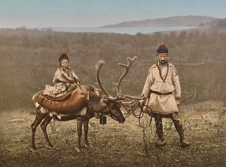 Basmatopia's tweet photo. شعب / قومية السامي وهم السكان الأصليين في فينمارك، النرويج حوالي عام ١٩٠٠.
#Sámi
#Laplanders https://t.co/LIUTvKWWS7