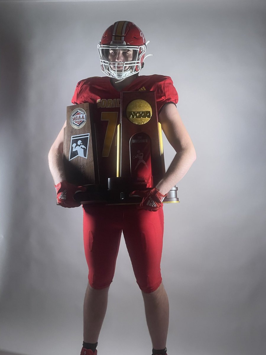 hansen_maximus's tweet photo. Great official visit this weekend at Pitt State! 🦍🏈 #OG @GorillasFB @CoachB_Larson @patcashmore @CoachTEverett @FettNick @Coachbwright4 @TraseJ125 @JJPaul53 @bshsfootball https://t.co/nQ9zyCiDyg