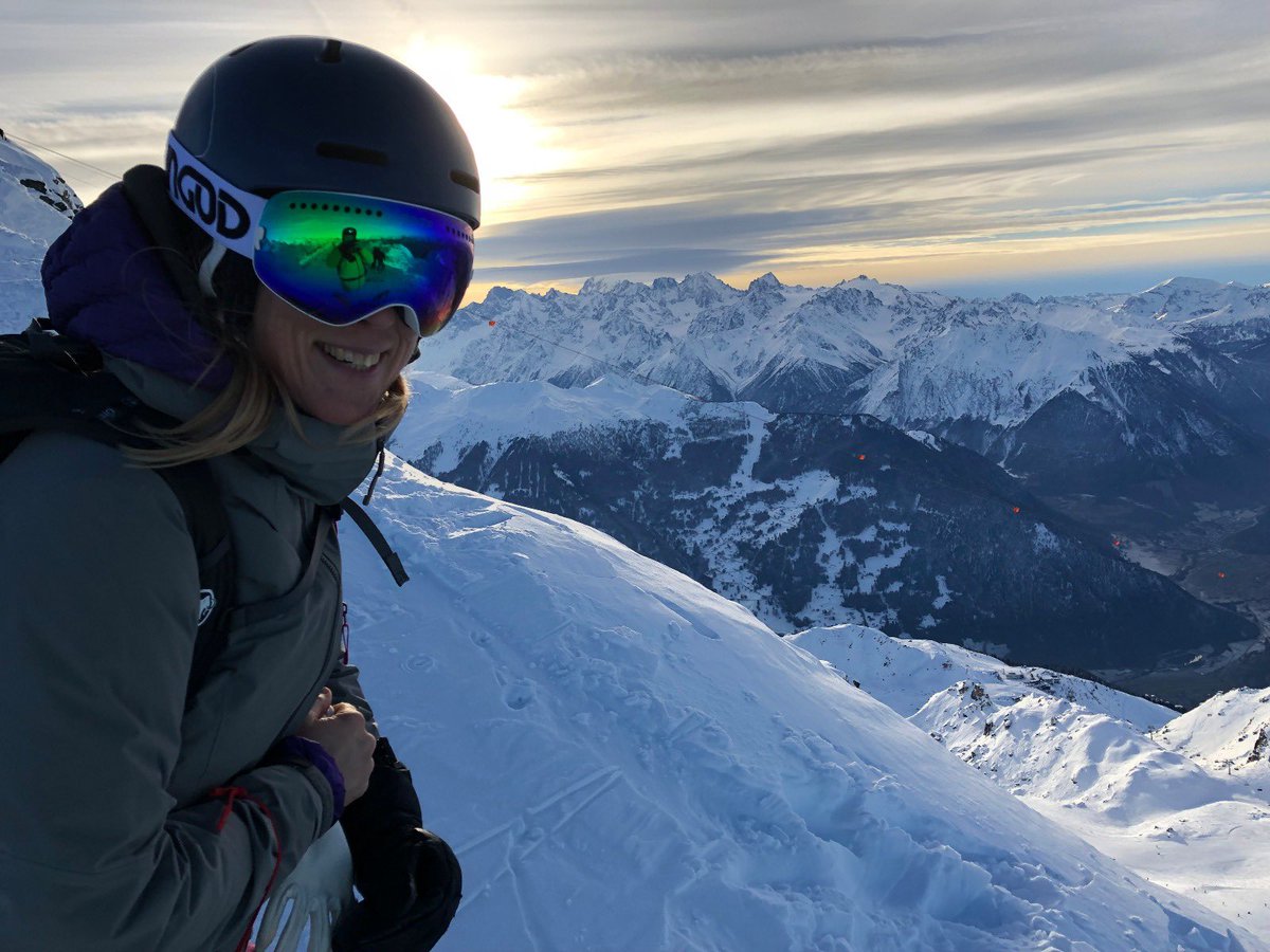 Who among my followers goes skiing solo - or knows someone who does? Have you joined a course, a <a href="/skiclubgbnews/">Ski Club of GB</a> holiday, a singles holiday or just literally taken yourself off? I'd love to talk to you for an article. Please retweet 
#ski #snow #soloski
