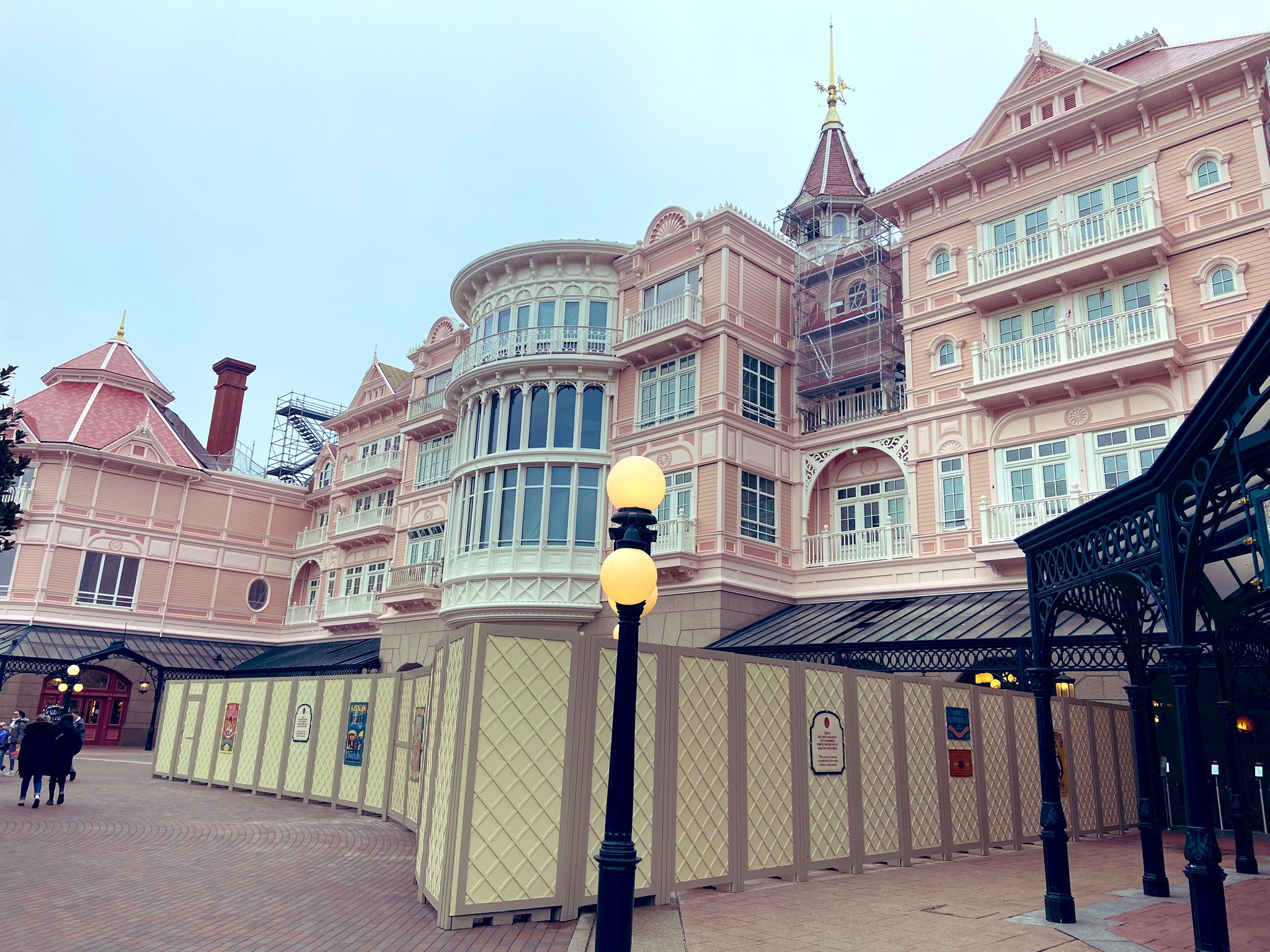 Disneyland Paris Works (DisneylandWorks) / Twitter