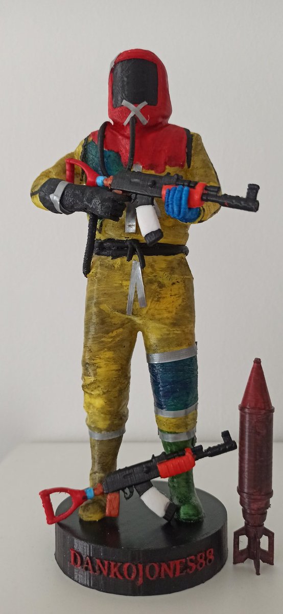 Gracias <a href="/Solecg9/">Sc09</a> por tu cartita a los #ReyesMagos 😁.
 #Rust #reddit #RustSpain #rustafield. <a href="/MilesFiguras3D/">MilesdetusFiguras3D</a>