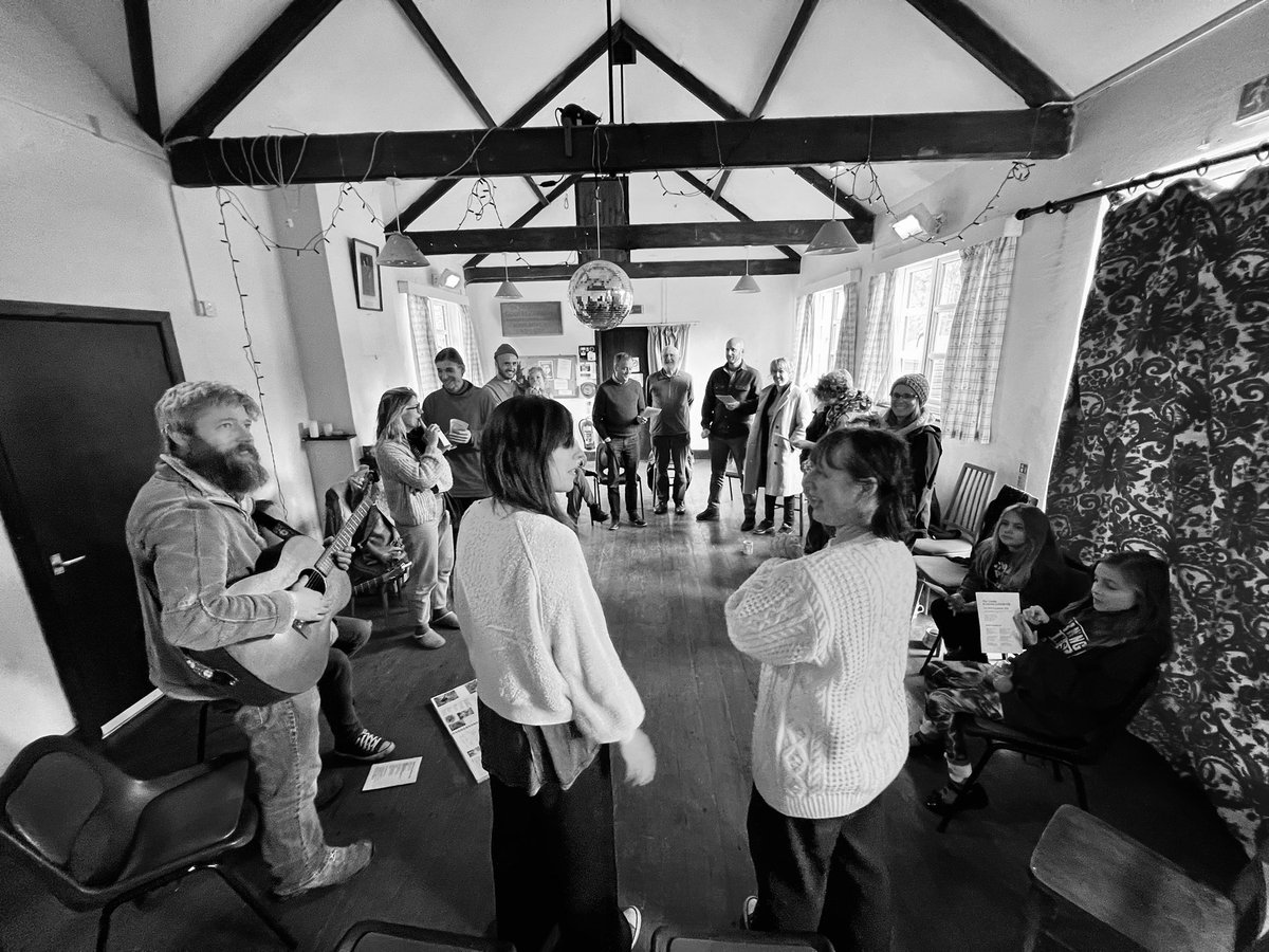 thegobbledegook's tweet photo. Well, I spent the afternoon singing in a rural village hall with an open fire and a disco ball.
We’ve finished our new song writing. Getting ready for performance… thanks to Sandie @funkychoir for being amazing today.
#chettle is the best. #wassail #apple #dorset https://t.co/rz5Ph31ODj