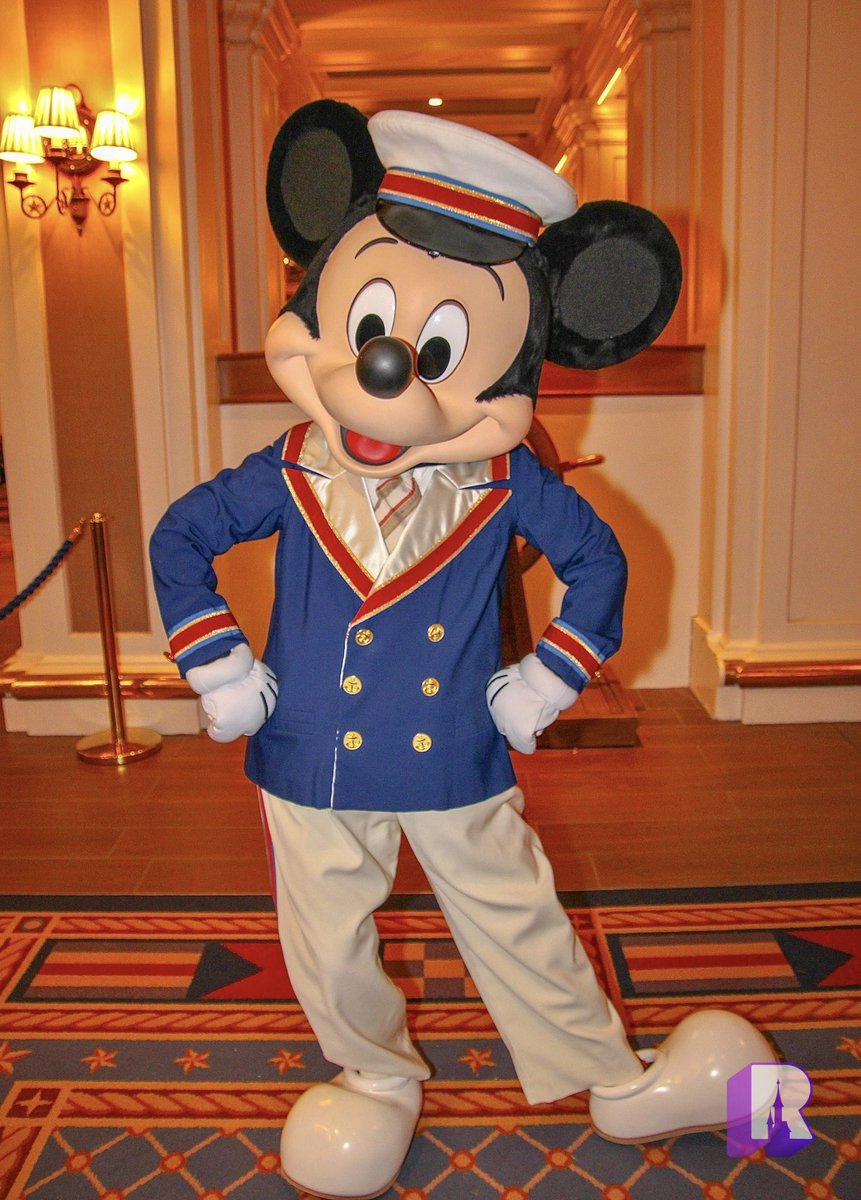 コミック・アニメ Disney Newport Bay Club Captain Mickey ⚓️ At Disney Newport Bay Club, character meet and greets have