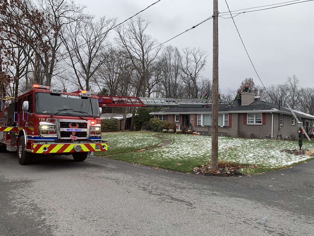 WestHillsRegFD's tweet photo. Yesterday Station 28 was dispatched to a Chimney Fire on Elknud Lane. Truck 28 and RE281 responded with full crews. Truck 28 arrived on scene with a working chimney fire. Crews remained on scene for approximately an hour. https://t.co/BwZjE6XITd