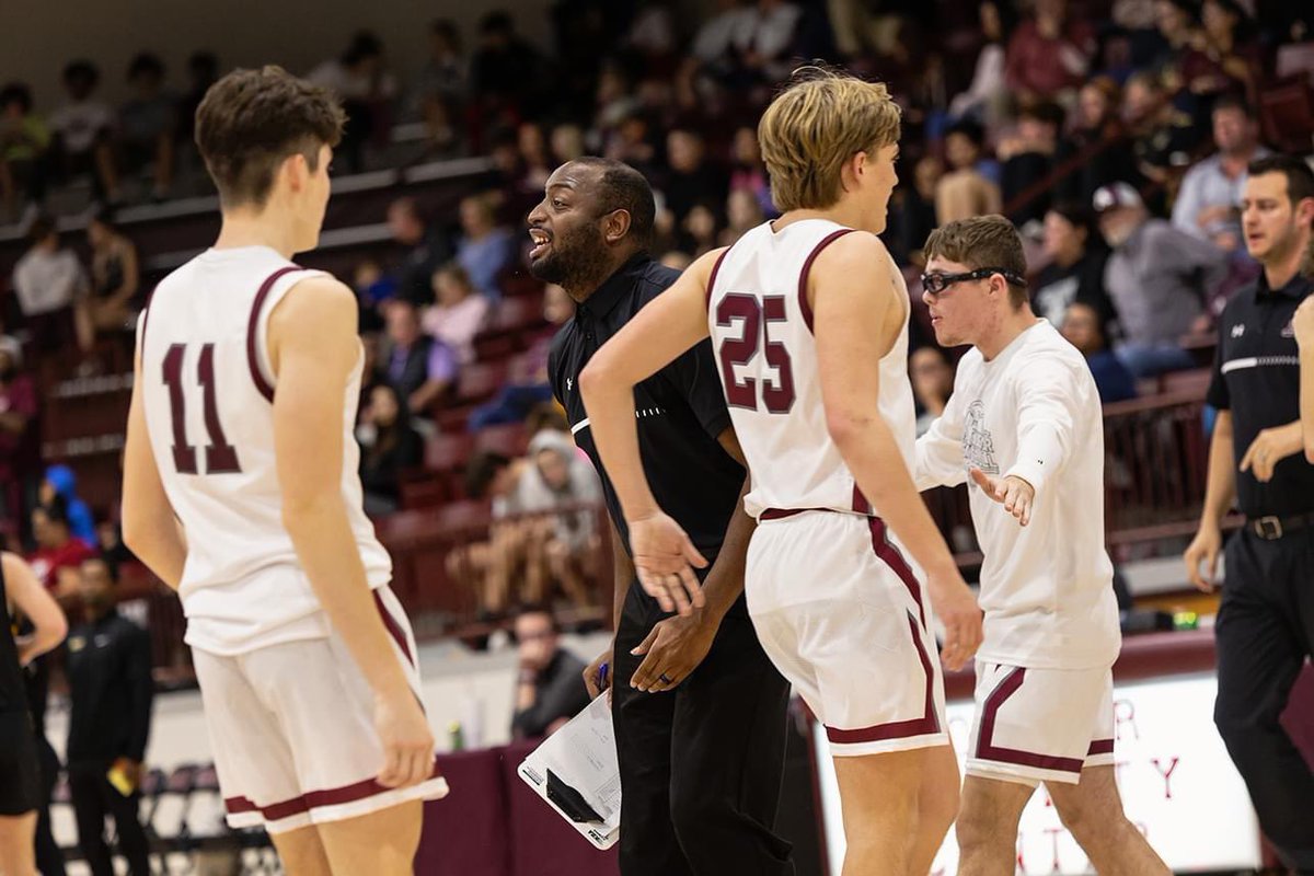 COACHDOLPH02's tweet image. Enjoying the journey. Brung home that hardware this week. Move to 8-3 on the season. #weareada