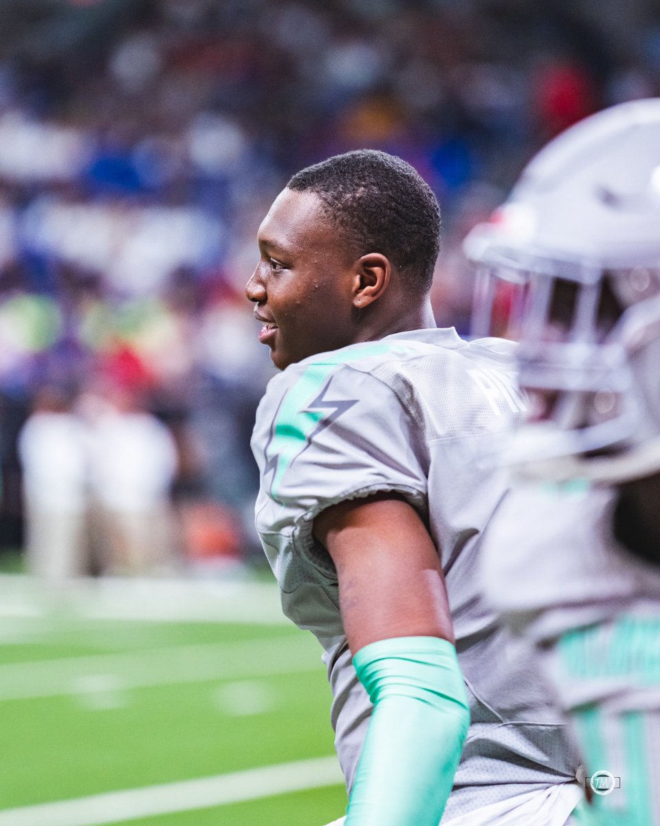 Along The Wire (@bdammone) on Twitter photo <a href="/NorthCro_FB/">North Crowley Football</a> TE <a href="/kamorreun28/">K.P 28</a> at <a href="/AABonNBC/">Navy All-American Bowl</a> . Signed to play for <a href="/LSUfootball/">LSU Football</a> . #ATW #txhsfb <a href="/STX7v7/">STX7v7</a> <a href="/FrankWilson28/">Frank Wilson</a> <a href="/Tre_LandoTFL/">Tre_LandoTFL</a> <a href="/StatZ_G/">Nick StatZ Gradney</a>
📸 <a href="/ThinLineWerks/">ThinLine Werks</a> <a href="/NorthCro_FB/">North Crowley Football</a> TE <a href="/kamorreun28/">K.P 28</a> at <a href="/AABonNBC/">Navy All-American Bowl</a> . Signed to play for <a href="/LSUfootball/">LSU Football</a> . #ATW #txhsfb <a href="/STX7v7/">STX7v7</a> <a href="/FrankWilson28/">Frank Wilson</a> <a href="/Tre_LandoTFL/">Tre_LandoTFL</a> <a href="/StatZ_G/">Nick StatZ Gradney</a>
📸 <a href="/ThinLineWerks/">ThinLine Werks</a>