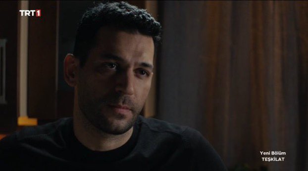 Zehra bakarken yüzünde oluşan mutluluk ve geçmişin konusu açılırken yüzünde oluşan kırgınlık #MuratYıldırım’ın duygu geçişleri çok iyi #Teşkilat #ŞüpheliBilgi