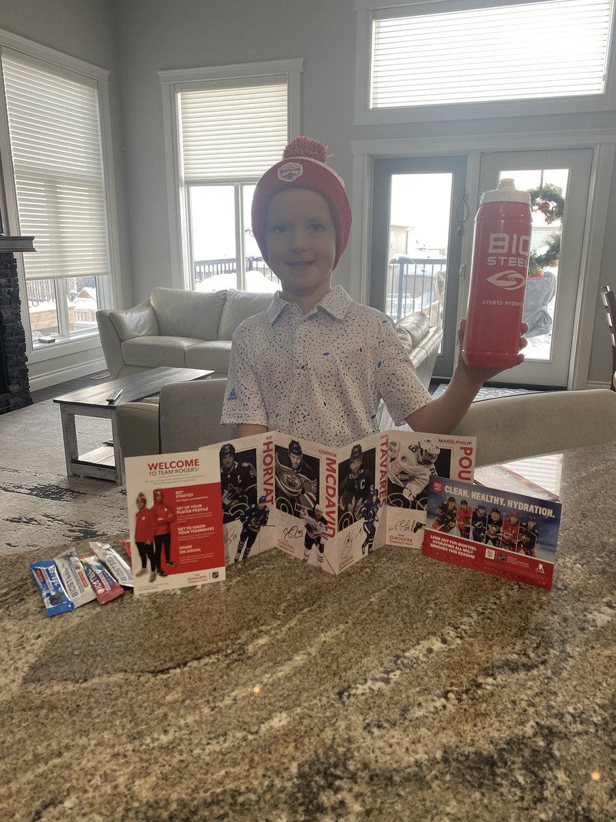 @Rogers #TeamRogers Thanks for the welcome kit!! Pretty excited kid here!