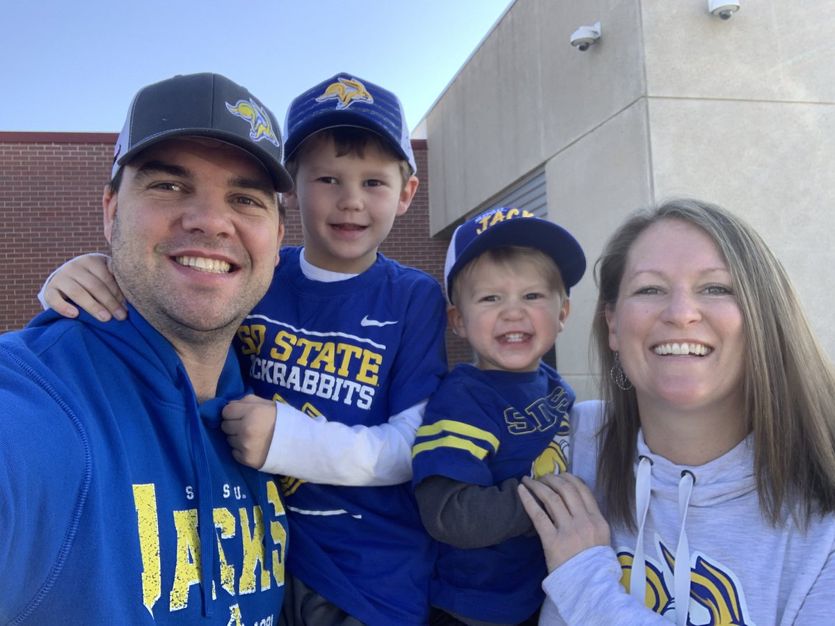 Matthew_Falor's tweet photo. @GoJacksSDSU @GoJacksFB Topeka, KS #GoJacks https://t.co/Y6kPVDM4H2