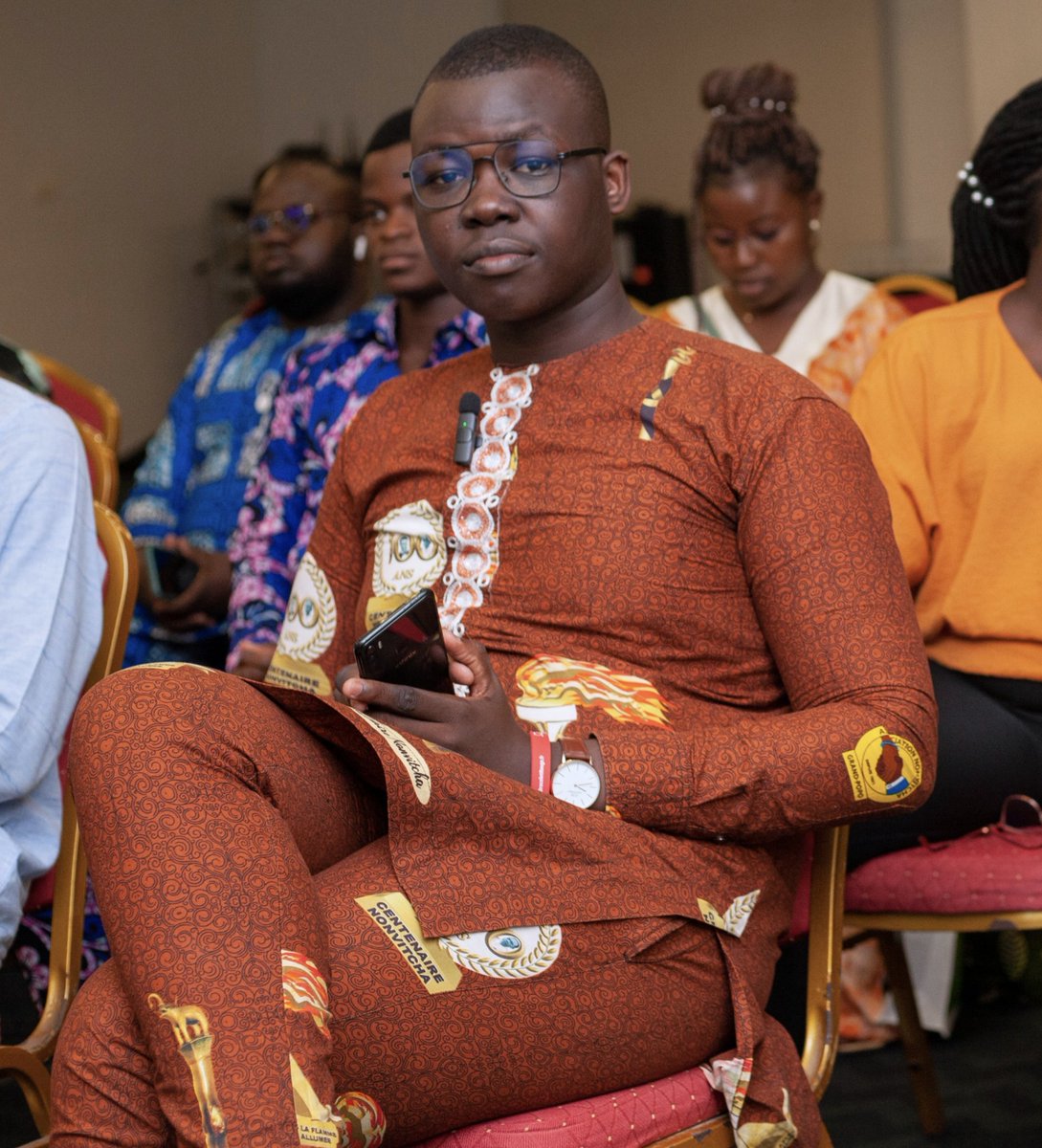 marcoscodjo's tweet photo. TOMBER EST PERMIS, SE RELEVER EST ORDONNÉ. 
Ce n'est pas parce que nous n'osons pas que les choses nous paraissent difficiles. - Sénèque.
Mais c’est juste parce que les choses faciles n’existent pas.
Fructueuse semaine à vous et surtout OSEZ..
Gérardo Marcos CODJO https://t.co/VSavbyHNCp