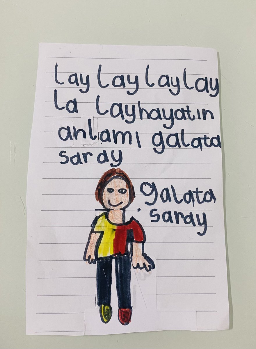 cananiiko's tweet photo. 6 yaşındaki kızımın #GalatasaraySK sevgisini sorgulamasın kimse 🫠 
@GalatasaraySK 
#BugunGuenlerdenGALATASARAY 
#ultras https://t.co/7JCJkeUdxj