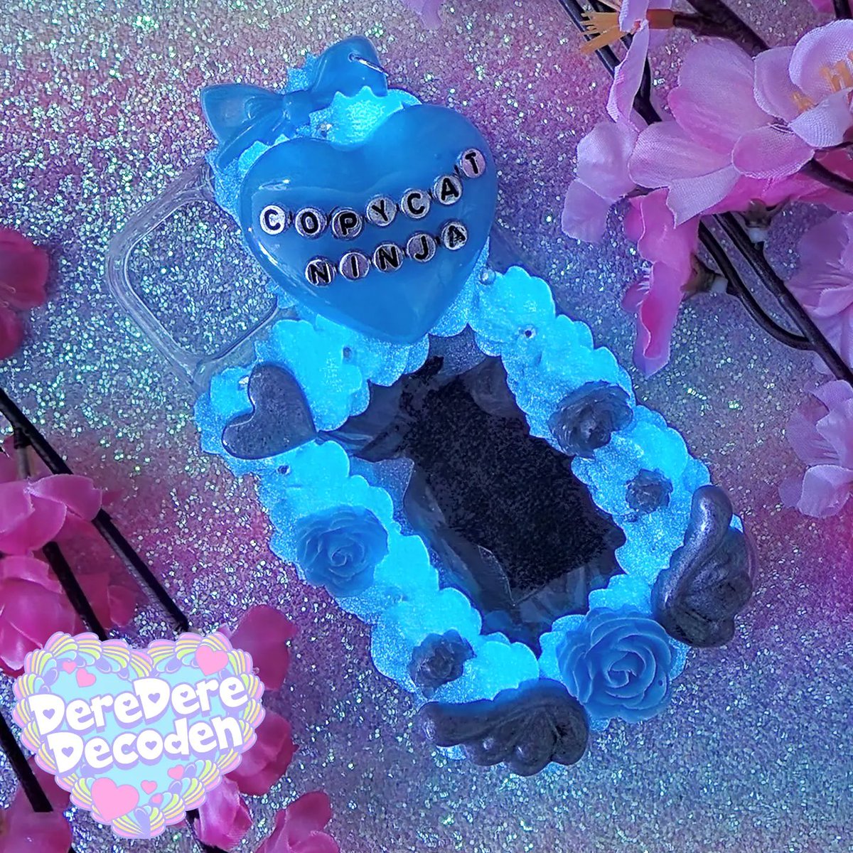 derederedecoden's tweet photo. 🎀💟Custom Kakashi case for a customer (´>∀<｀)ゝ💖

Shop ❥ https://t.co/7HwwE3JM8b
Link in bio💟🎀
#decoden #decodencase #kawaii #customdecoden #customphonecase #decodendaily #kawaiiaesthetic #glitterphonecase #cutephonecase #kawaiilifestyle #kakashi #kakashihatake https://t.co/dg7OlAfWhM