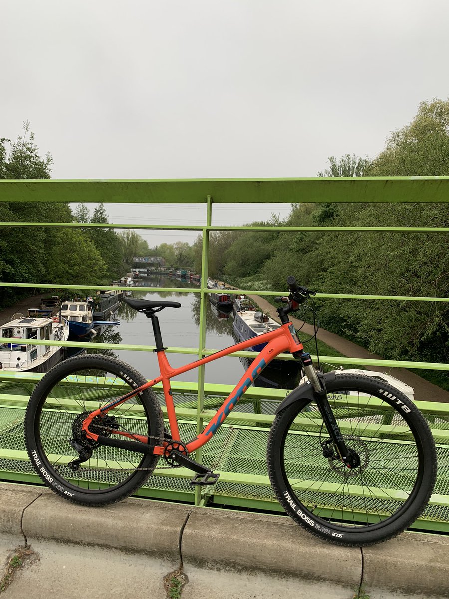 flexyford's tweet photo. @StolenRide January 07 2023 6:30am from East London - Andre St. Orange 2019 Kona Fire Mountain w/ dropper post, chain stay protector, front wheel mudguard. Purple sticker on head tube reads “what the f*** is orange wine?” @bikeshd @londoncyclist https://t.co/L7BSUsm5xK