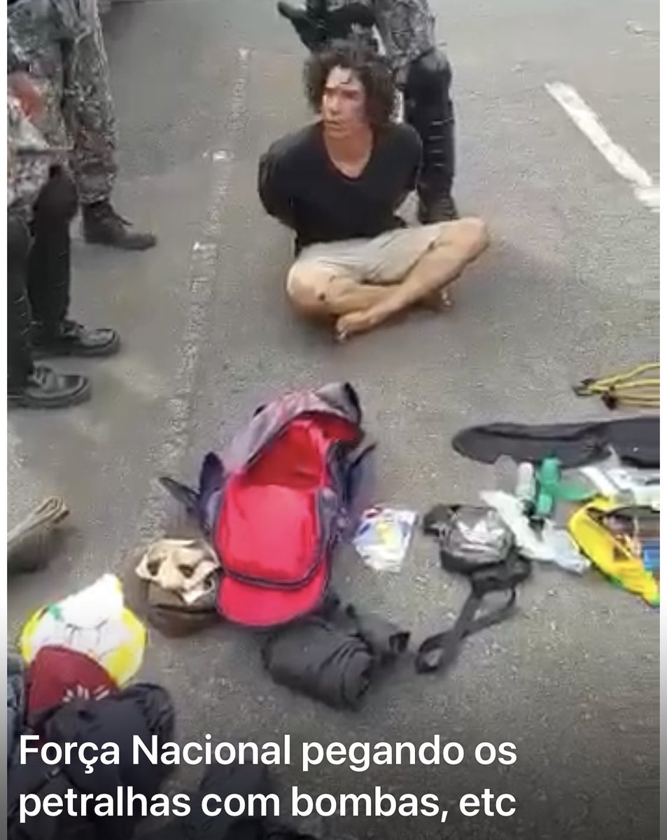 melbustamante's tweet image. Muitos INFILTRADOS sendo pegos com MOCHILAS CHEIAS DE ARMAS, coqueteis etc‼️👿
Essa gente Ñ tem pais, não⁉️🤨