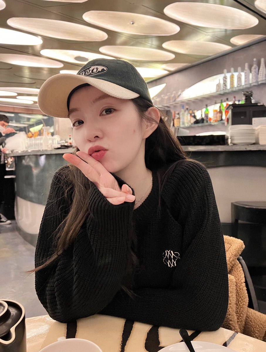 jpgirene's tweet photo. girlfriend irene https://t.co/Iyxf2WvdWh
