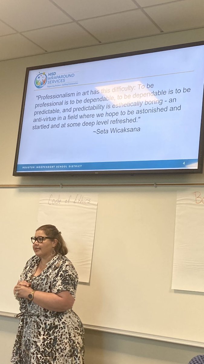 Please join me in a “Well Deserving Congratulations “ to  Mrs. Chavera as she is now a Senior Manager in the #HISD_WRAPAROUND department. We RISE 🚀 #DrUyenTieu 
#TeamRise💜🥇