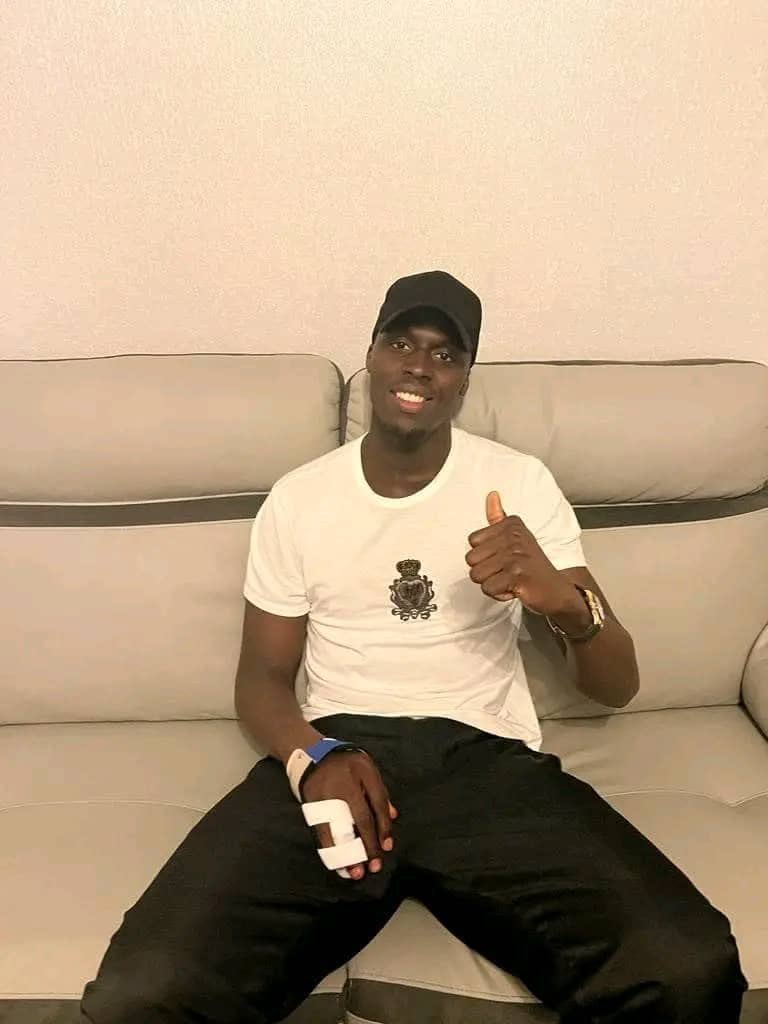 🇸🇳🔗 | Edouard Mendy « Malheureusement, j'ai été opéré après une blessure cette semaine. Je vais travailler dur pour revenir plus fort 💪🏾💙 »

« Merci à tous pour vos messages 🙏🏾 » champion reviens vite stp💙💙💙