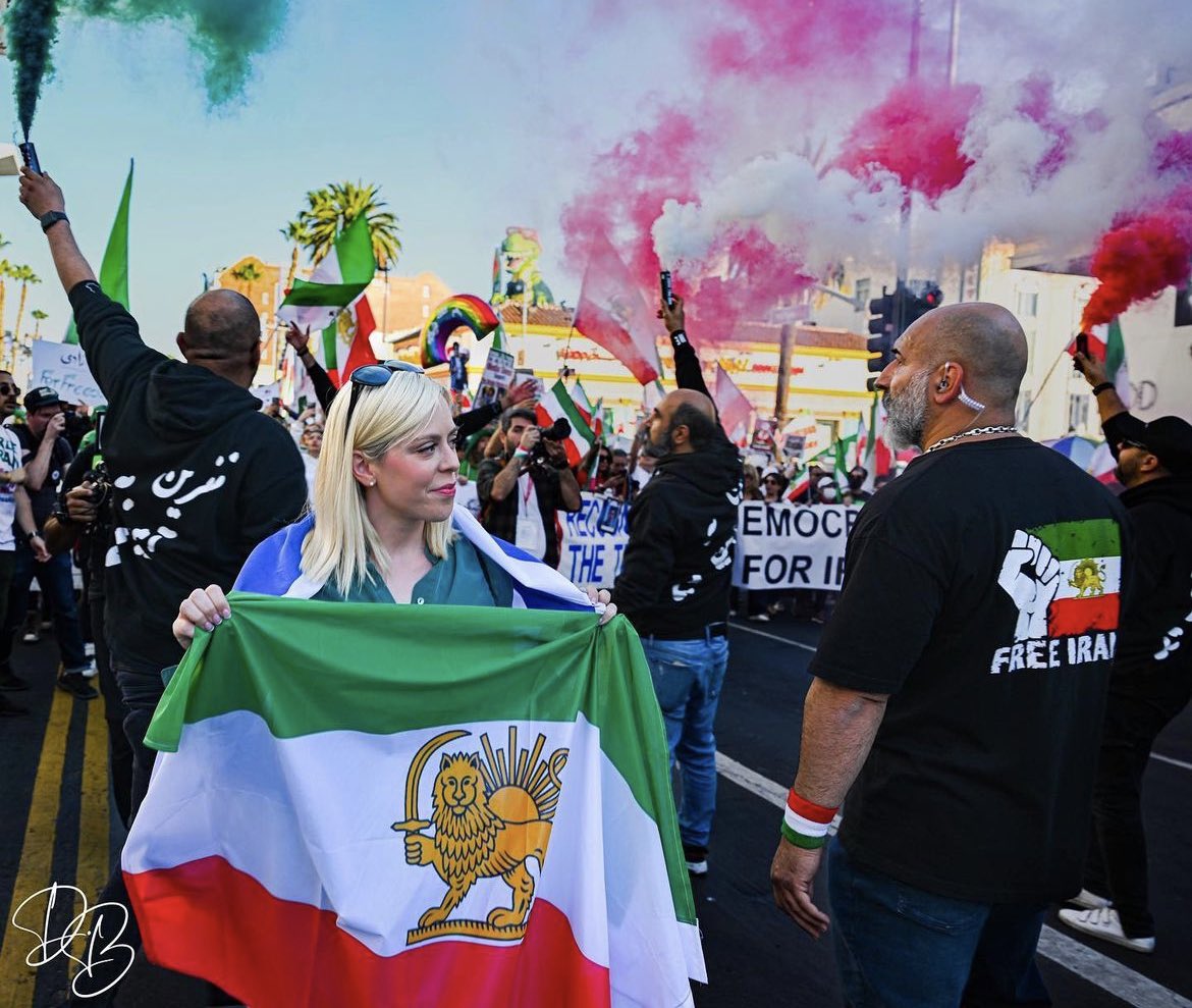 emilykschrader's tweet image. The only solution is revolution. 

انقلاب تنها راه حل است

#IranRevolution #MahsaAmini