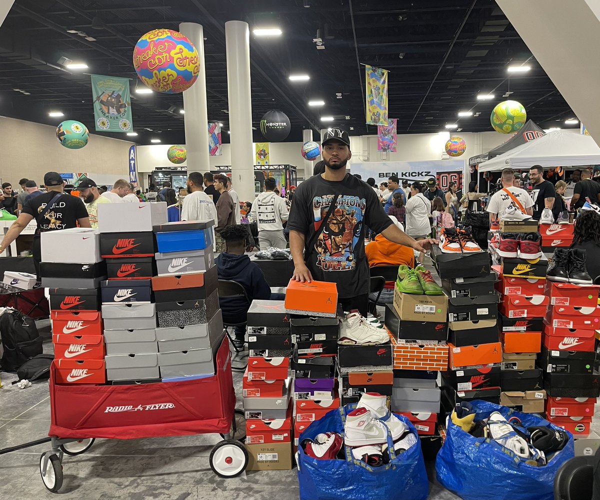 @sneakercon Fort Lauderdale was a great show for me . I grabbed 100 pairs ‼️

Shop : @sneakerdreamsnyc 

#smallbusinessowner #explorepage #sneakercon #sneakernews #sneakerpics #frankiesoto13