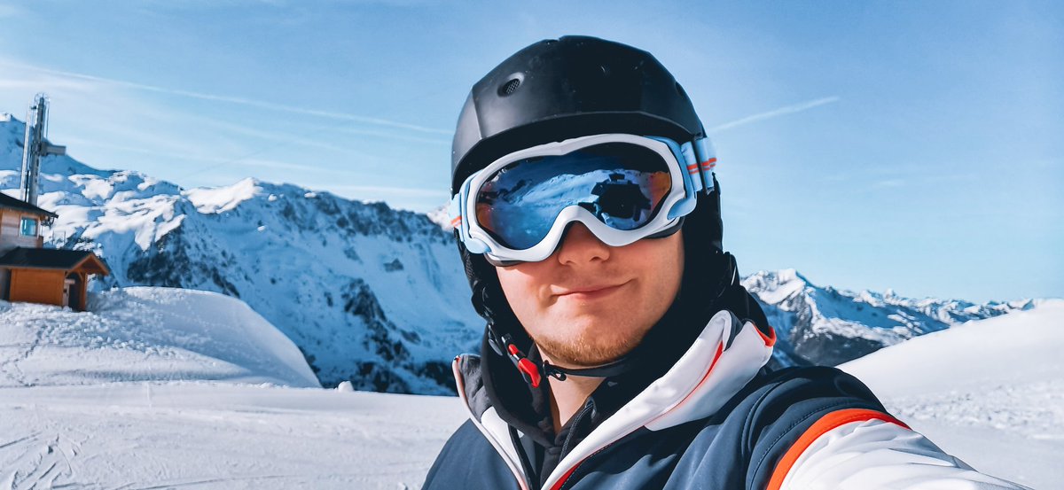 DamonHayward's tweet photo. Perfect way to start the year 💙⛷️ #skiing #laplagne https://t.co/DbhV934XSs