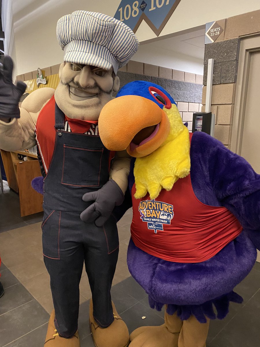 winstarkelly's tweet photo. @AdventureBayFWP Adventure Bay’s Youcan the Toucan is happy to be celebrating the Windsor Spitfire’s mascot Bomber’s birthday! Windsor Express’s Coaltrain along with Windsor Spitfire’s Spike were among the star-studded guest list! https://t.co/MyqKDYD1Yz