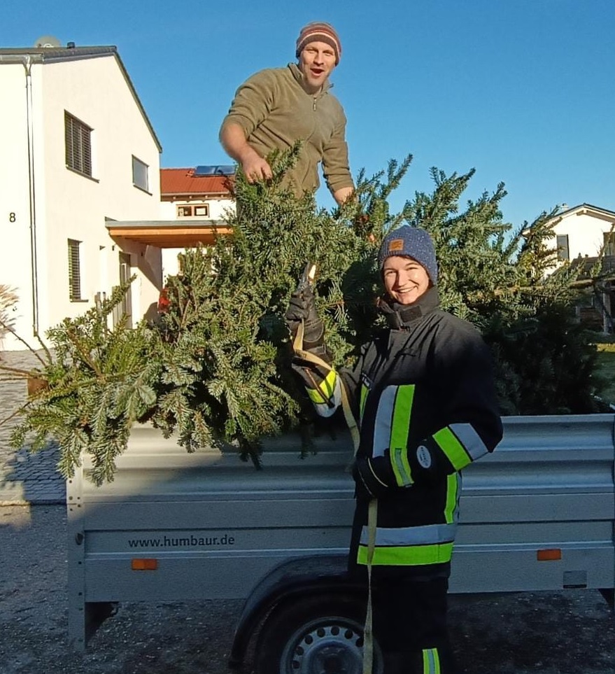 Am Samstag, 07. Januar 2023, fand die Christbaumsammelaktion der Feuerwehr Finning statt. Insgesamt 63 Christbäume wurden im gesamten Ortsgebiet gesammelt und zum Abfallwirtschaftszentrum gefahren.

Vielen Dank an das Team von EDEKA Keicher Finning für den Verkauf der Banderolen.