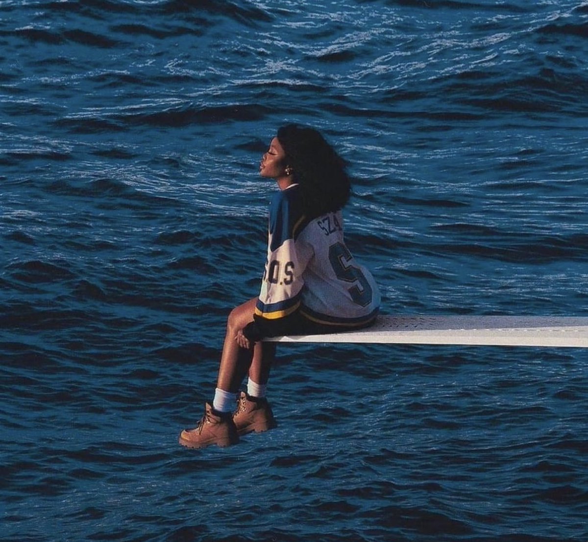 rnbradar's tweet photo. SZA becomes the first woman since 1993 to have an R&amp;B album spend its first four weeks at #1 on the billboard 200. https://t.co/9YqbPFZGAI
