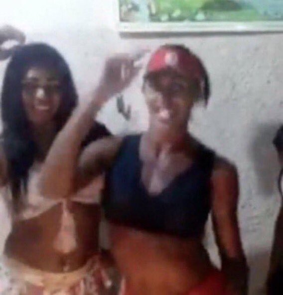 FighterdoBrasil's tweet photo. @taoquei1 Acorda palhaça, os vídeos de hoje serão replicados tantas vezes...vcs viraram terroristas nacionais, batendo na polícia e quebrando e tudo. Aposto que o gov tá adorando  pra usar isso politicamente. https://t.co/zaOin8p7if