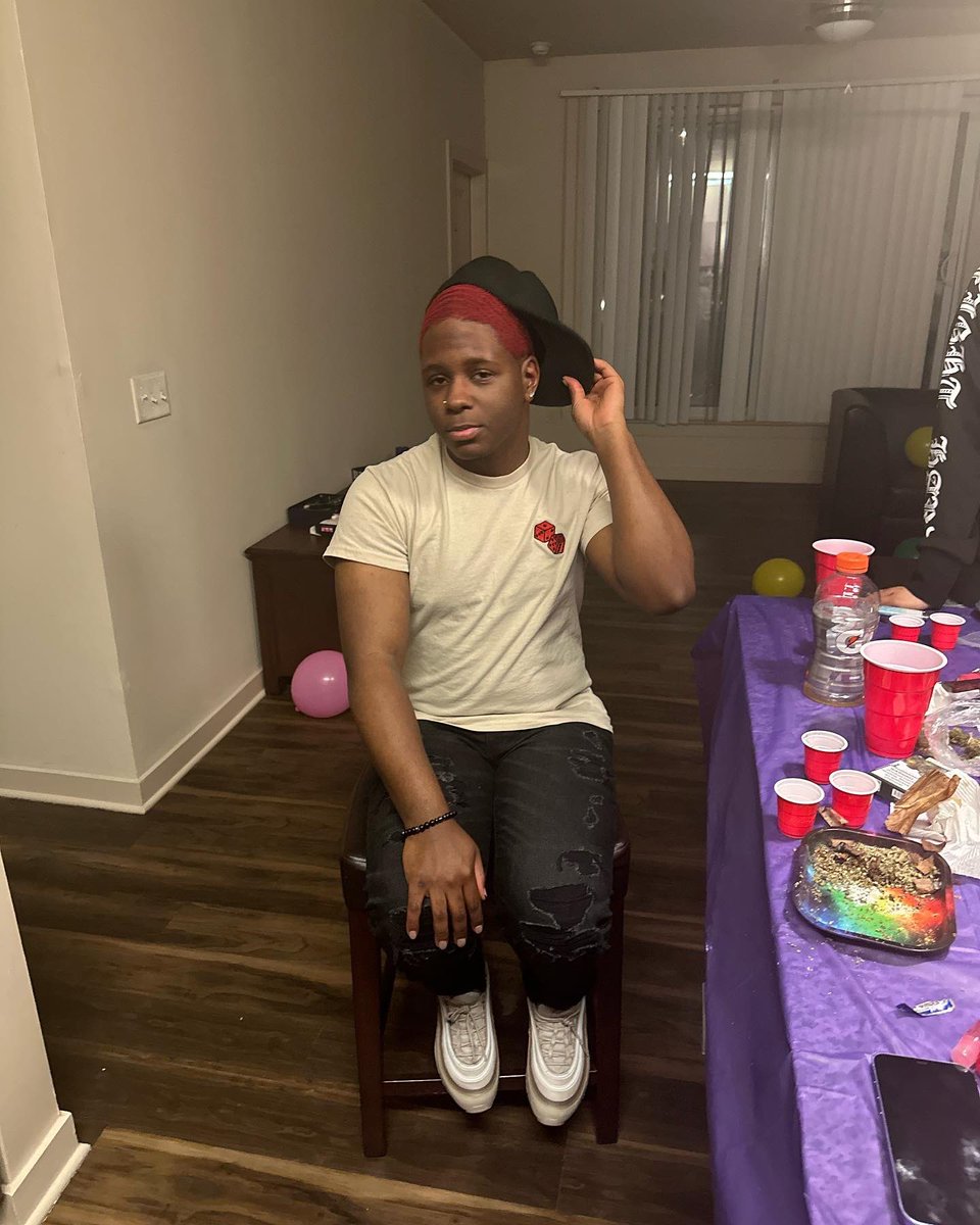 malkeepshiicute's tweet photo. capricorn sznn 🥳 #jan3rd https://t.co/pPlTjR2yw3