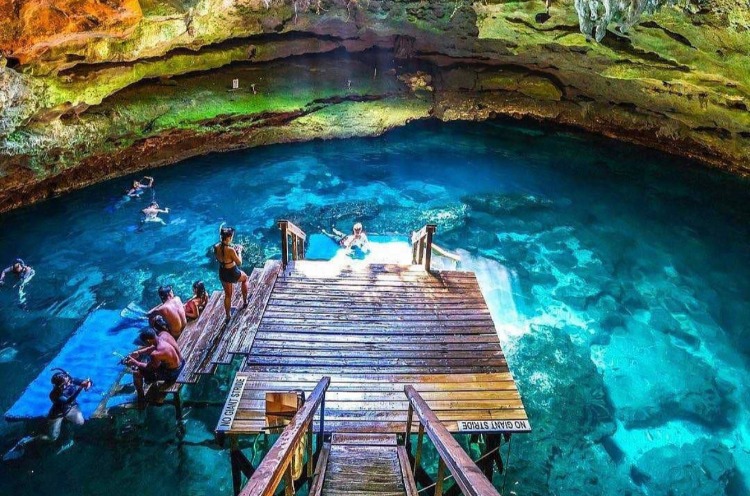 2 pic. Just finished #snorkling in devil's den. Such a cool experience seeing fish come right up to you