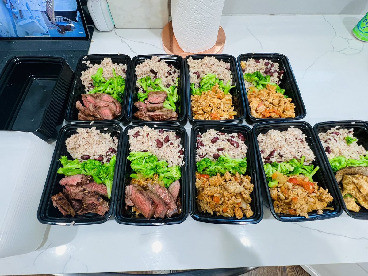 TheFlowHorse's tweet photo. One thing you learn when you have a kid,  try to optimize your time as much as you can, so that you can make time for more important things. Food is just fuel. Meal prep Sundays is now a thing here. https://t.co/cgQ7vMdB5r