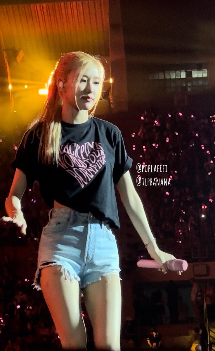 tlpbanana's tweet photo. แฝดสยาม 😂🤣
(ลงหลุมvipวันนี้บัตร*2ก็คุ้มแล้ว) 🥳😍💗✨
C. @poplaeiei 💗
#BORNPINKinBANGKOK_Day2 #BLACKPINK_WORLDTOUR #BLACKPINK_BORNPINK #BLACKPINK #bornpinkinbangkokday2 #lisarose #LISA #rose #tlpS22ultra https://t.co/J9BivUK8Kv