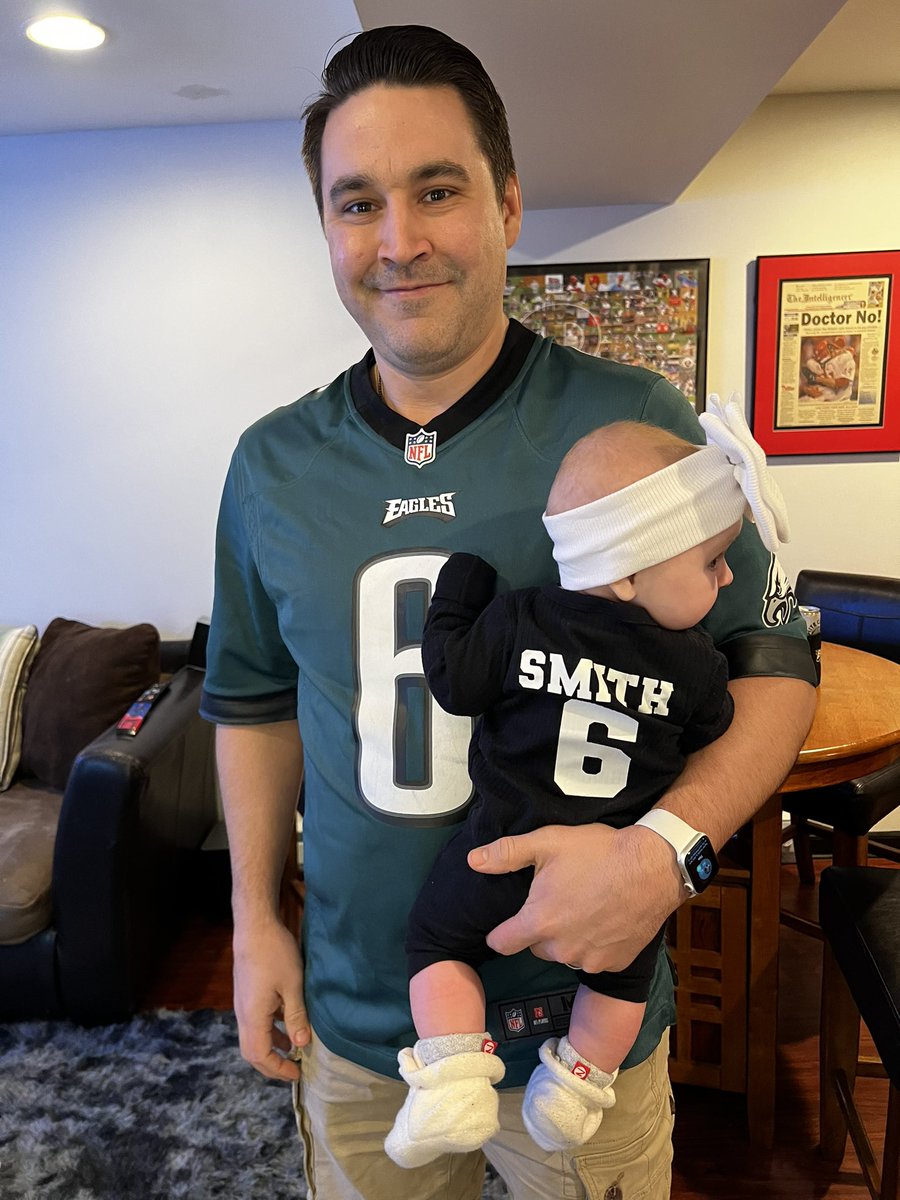 shiz11's tweet photo. Tiniest @DeVontaSmith_6 fan!! Let’s go Birds!! 🦅 🦅 ! @Eagles https://t.co/sZcgF9mKeL
