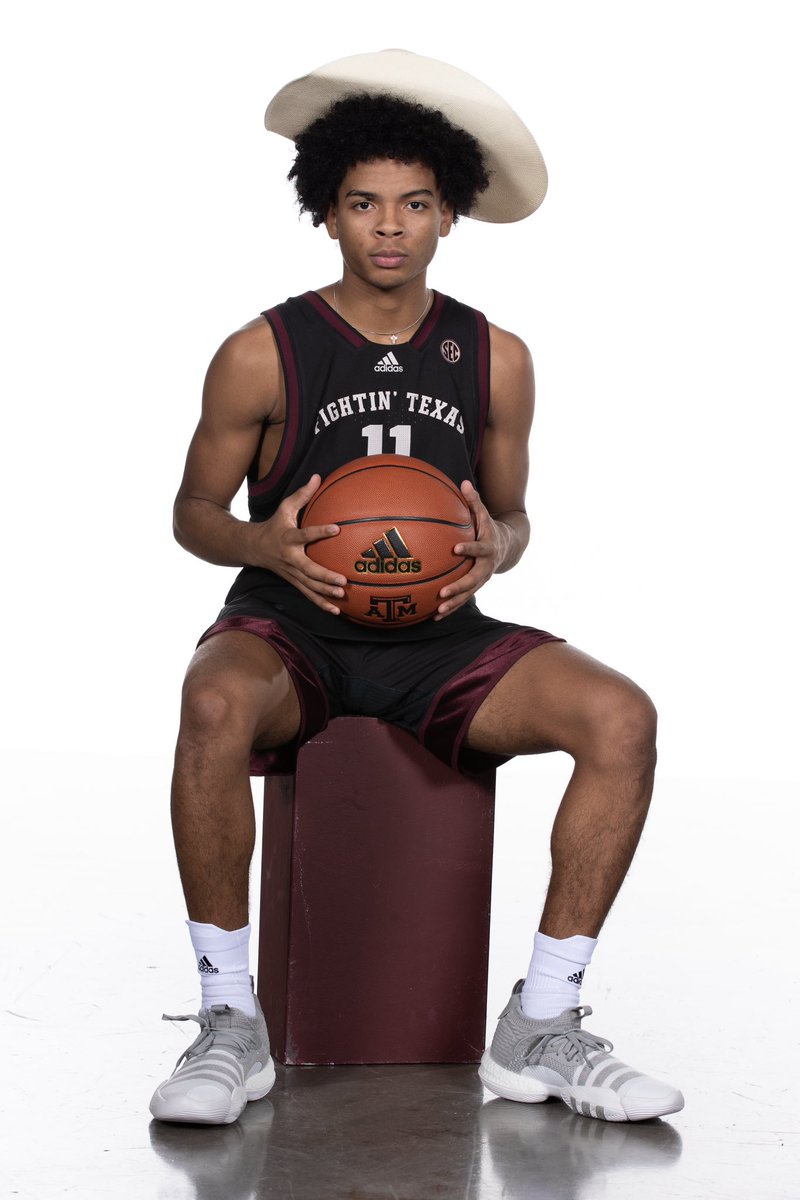 6Montanaw's tweet photo. Had a amazing time on my unofficial visit to Texas A&amp;M. Thank you @Lyle_Wolf and the rest of staff for a great experience. @Stars3Stripes @sahvir_ @HCStangsMBB https://t.co/Eemzayej2d